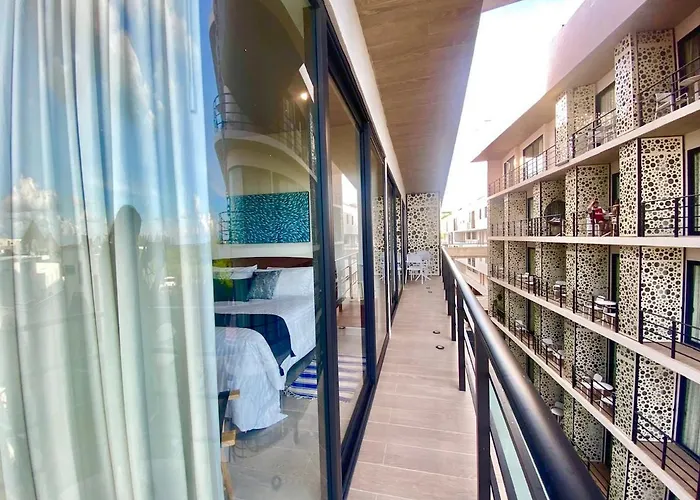 Aparthotel The Boat By Andiani Travel 4*